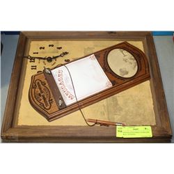 VINTAGE STYLE WALL CLOCK AND WALL NOTEPAD