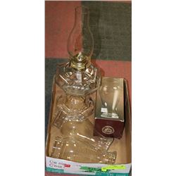 OIL LAMP WITH 3 EXTRA GLOBES