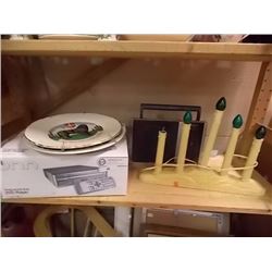 SHELF - NEW DVD PLAYER & COLLECTOR PLATES