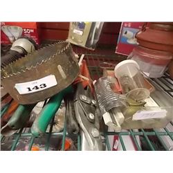 ROUTER & SMALL CONTINER OF ROUTER BITS