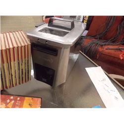 "DeLONGI" STAINLESS STEEL DEEP FRYER