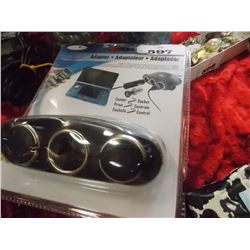 NEW 12V TRIPLE ADAPTER - "CUSTOM ACCESSORIES" PORTS FOR 2 12VOLT PLUG  IN ACCESSORIES AND ONE STANDA