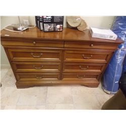 MAHOGANY DRESSER - 8 DRAWER