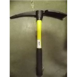 PICK - 1 ½ LB - NEW - FIBRE GLASS HANDLE - G000052