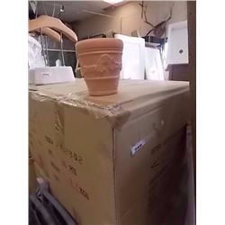 CASE OF CLAY PLANT POTS