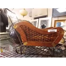 WROTE IRON AND WOOD DECORATIVE SLEIGH