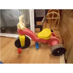 TRICYCLE- "FISHER PRICE"