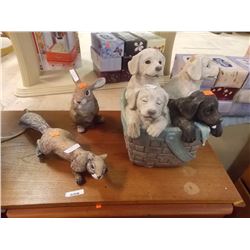 LAWN DECORATIONS - 2 SQUIRRELS