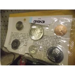COINS - UNCIRCULATED - WITH WRITE UP - COINS SET