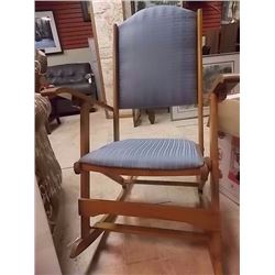 WOOD FOLDING ROCKING CHAIR
