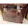 Image 1 : BED IN A BAG - QUEEN - NEW - 7 PC REVERSABLE