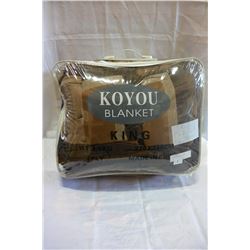 KING COMFORTER AND SHAMS