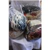 Image 1 : LOT OF FLEECE BLANKETS