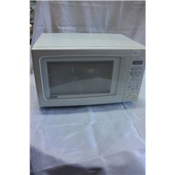 KENMORE WHITE MICROWAVE