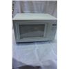 Image 1 : KENMORE WHITE MICROWAVE