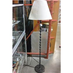 MODERN FLOOR LAMP