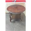 Image 1 : OAK 2-TIER PARLOR TABLE
