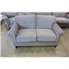 Image 3 : BRAND NEW 3 PIECE SOFA SET IN PLUSH GREY FABRIC