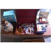 Image 1 : POLOROID CAMERA REMINGTON SHAVER AND COLLECTIBLES