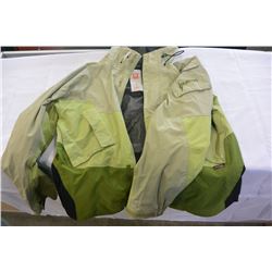 LARGE BURTON SNOWBOARD JACKET