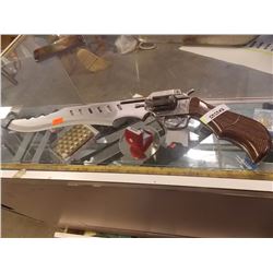 188485 -REVOLVER HANDLE KNIFE - 11.5" BLADE-122001