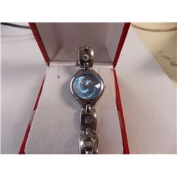 LADIES VINTAGE "TIMEX" WATCH- LINKS