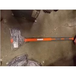 NEW SPLITTING MAUL WITH FIBRE GLASS HANDLE - 8LB