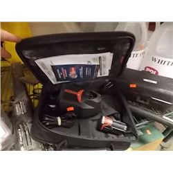 BOSH LITHIUM BATTERY CHARGER & CASE - PS