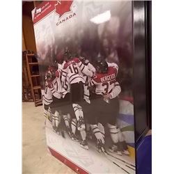 PICTURE - "VANCOUVER 2010 OLYMPIC CHAMPIONS" - HOCKEY TEAM PICTURE