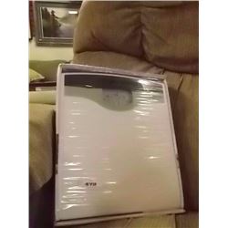 NEW "ZENITH" BATHROOM SCALE