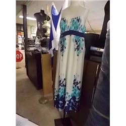 WOMAN'S FORMAL DRESS & MANNEQUEN ON STAND