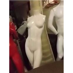 MANNEQUIN - WOMAN - NECK TO TOE - WHITE