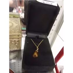 NECKLAE WITH TIGER EYE PENDANT
