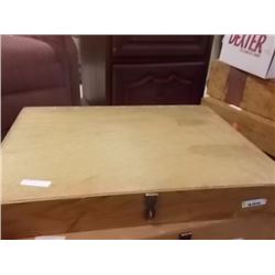 COLLECTORS DISPLAY BOX - BUGS OR ?????