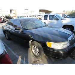 2001 - LINCOLN TOWN CAR