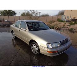 1995 - TOYOTA AVALON // SALVAGE TITLE