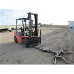 TOYOTA 7FDU30 FORKLIFT