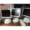 Image 1 : 3 iMac Computers