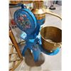 Image 2 : PAINTED MCCORMICK DEERING CREAM SEPARATOR