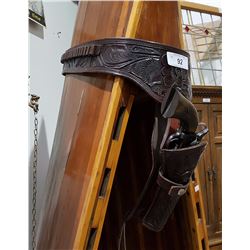HAND TOOLED LEATHER QUICK DRAW HOLSTER W/REPLICA COLT 45