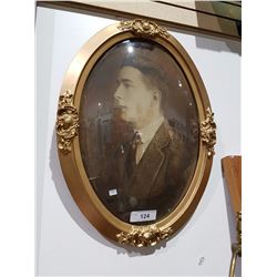 ANTIQUE PHOTO IN GUILT OVAL FRAME W/CONVEX GLASS