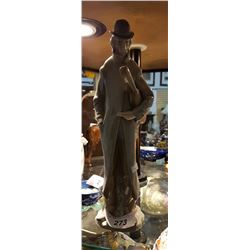 LLADRO FIGURINE OF MAN W/ A VIOLIN APROX 14"