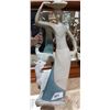 Image 1 : LLADRO FIGURINE APORX 15"