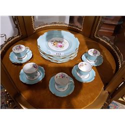 16 PIECE ROYAL CROWN DERBY CHINA SET