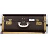 Image 1 : VINTAGE DURABILT SUITCASE