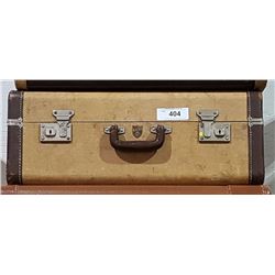 VINTAGE MONARCH SUITCASE