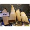 Image 1 : 4 WHALE TEETH