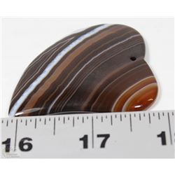 67) BROWN AGATE HEART SHAPE PENDANT 109CT