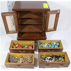 VINTAGE LAUREL WOODEN MUSIC JEWELRY BOX