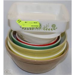 ESTATE LOT OF GLASS BOWLS MOSTLY PYREX